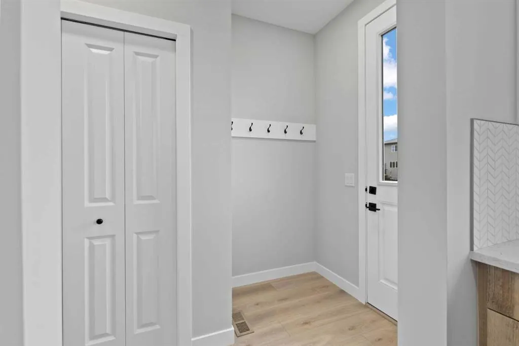 199 Belvedere Crescent SE