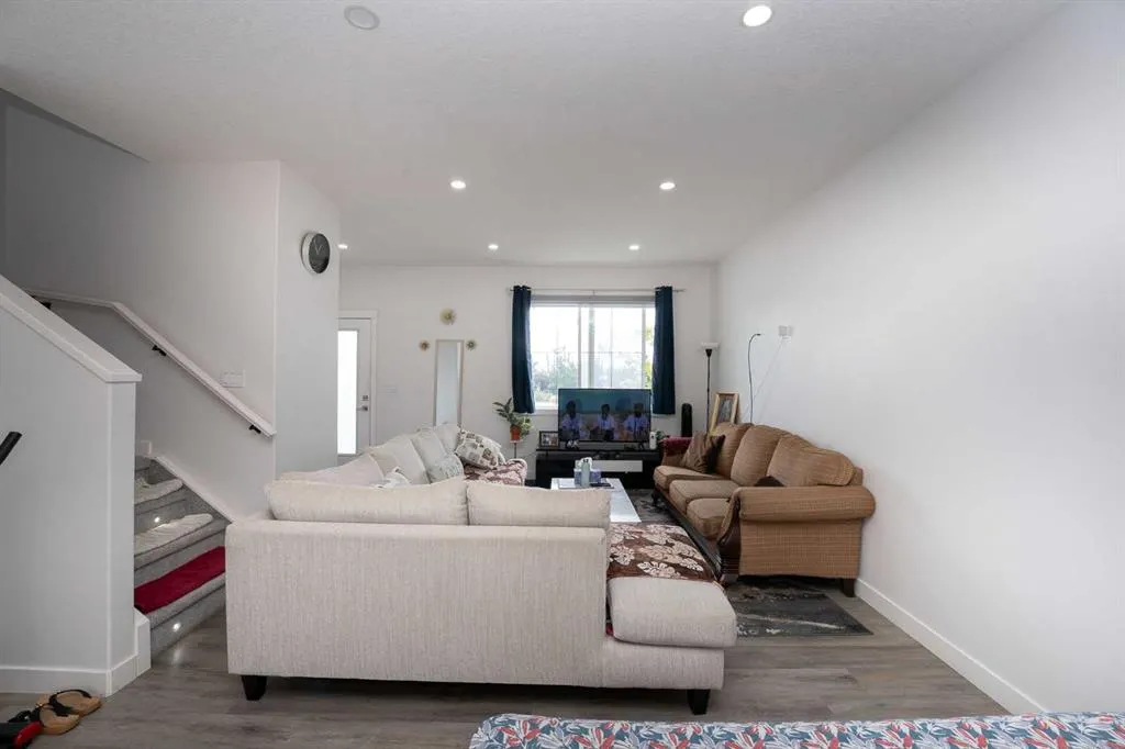 64 Belvedere Park SE