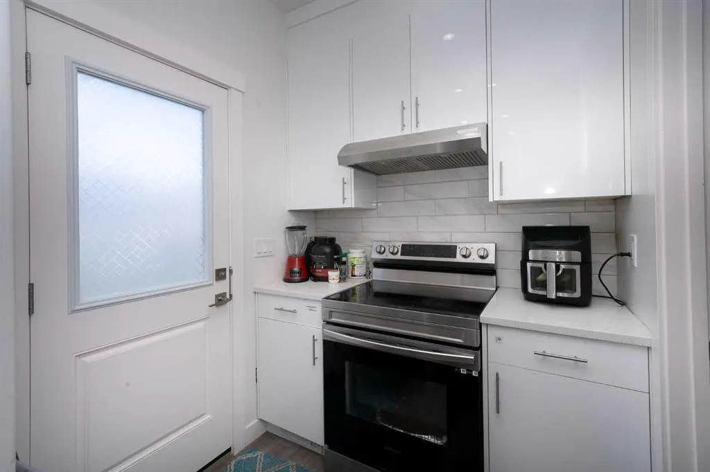64 Belvedere Park SE