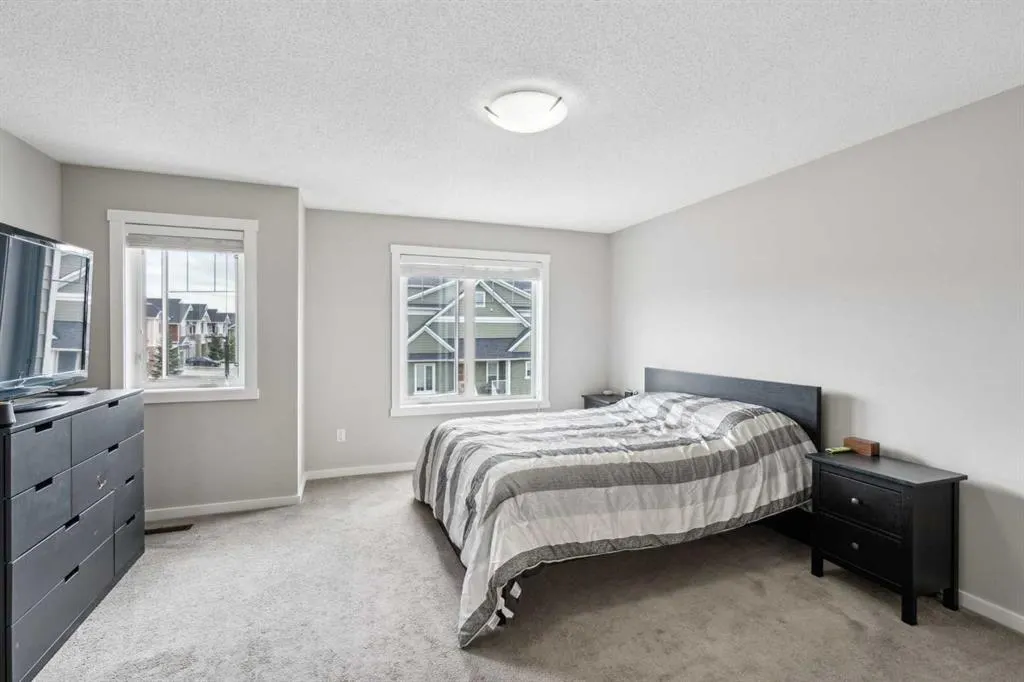 2400 Ravenswood View SE, #1110