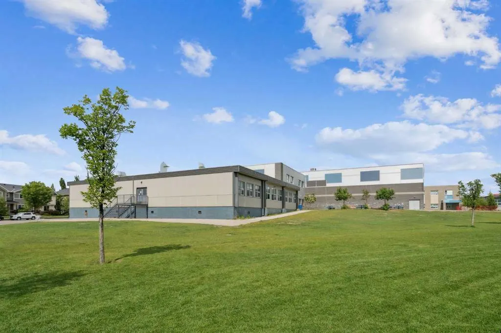 2400 Ravenswood View SE, #1110