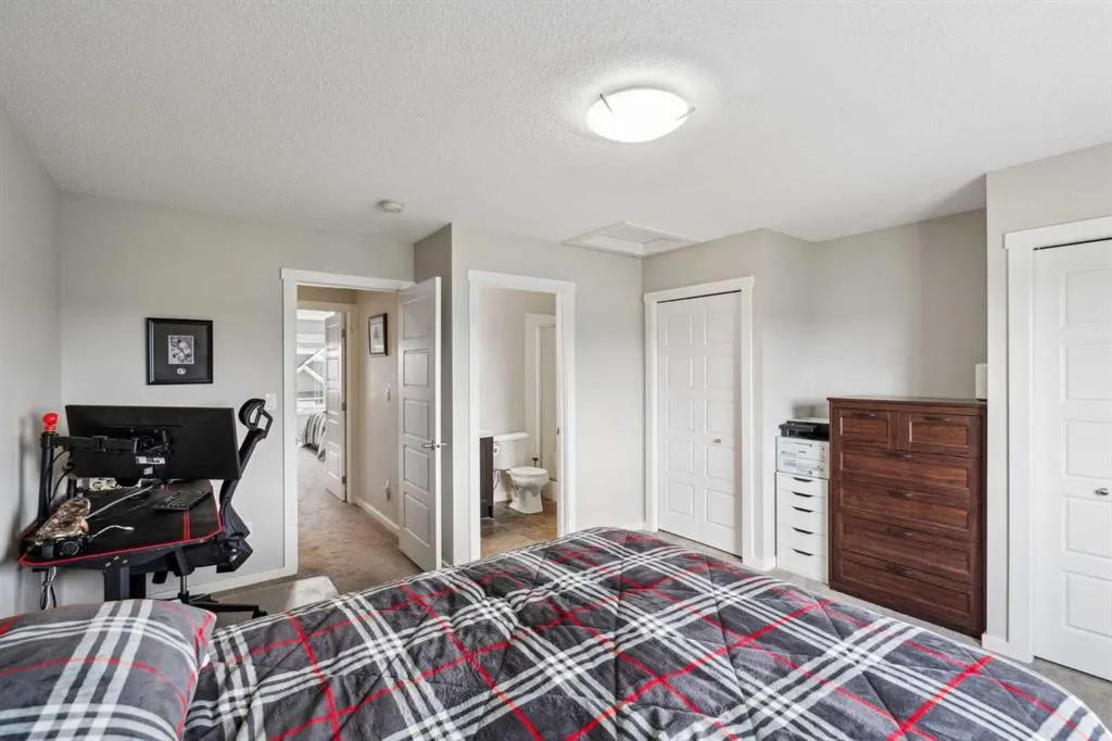 2400 Ravenswood View SE, #1110