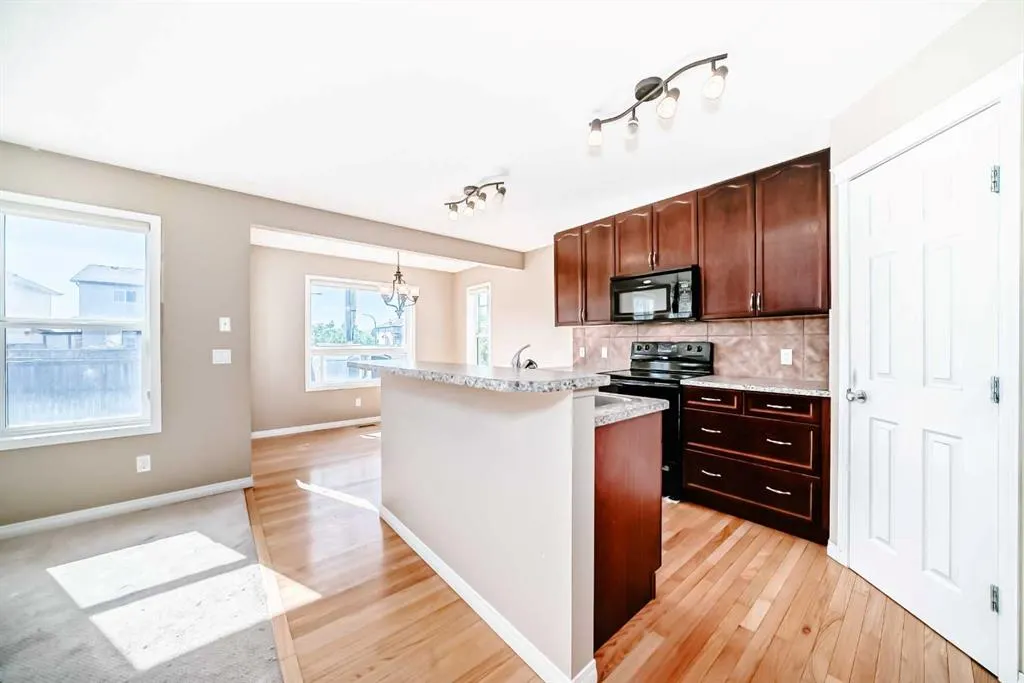7 Covecreek Place NE