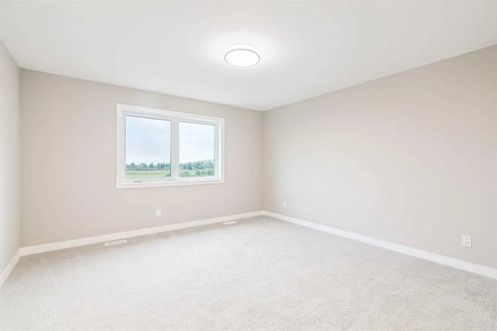 147 Belvedere Crescent SE