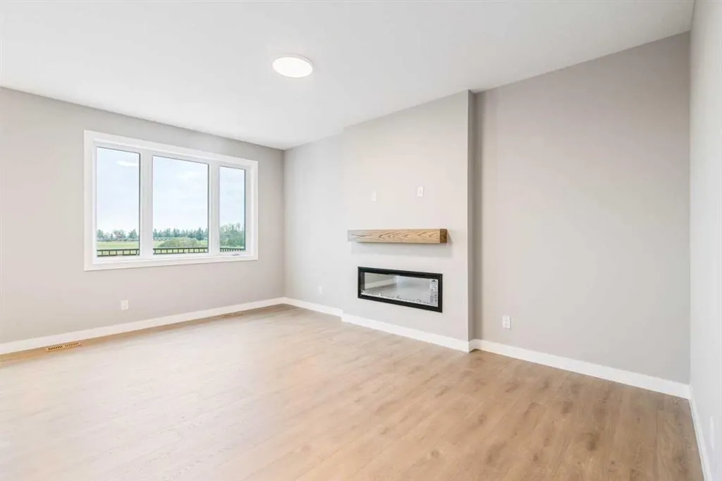147 Belvedere Crescent SE