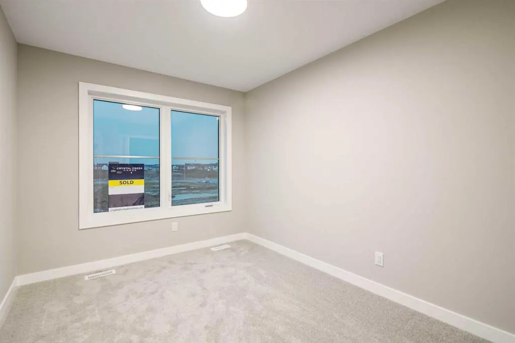 143 Belvedere Crescent SE