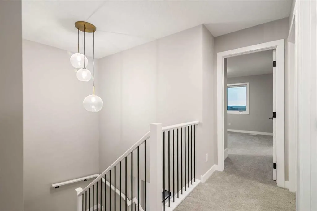 143 Belvedere Crescent SE