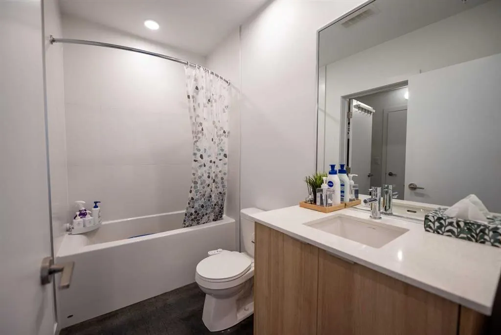 1319 14 Avenue SW, #708