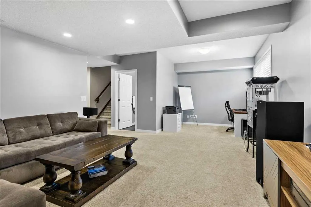 1881 Reunion Terrace NW