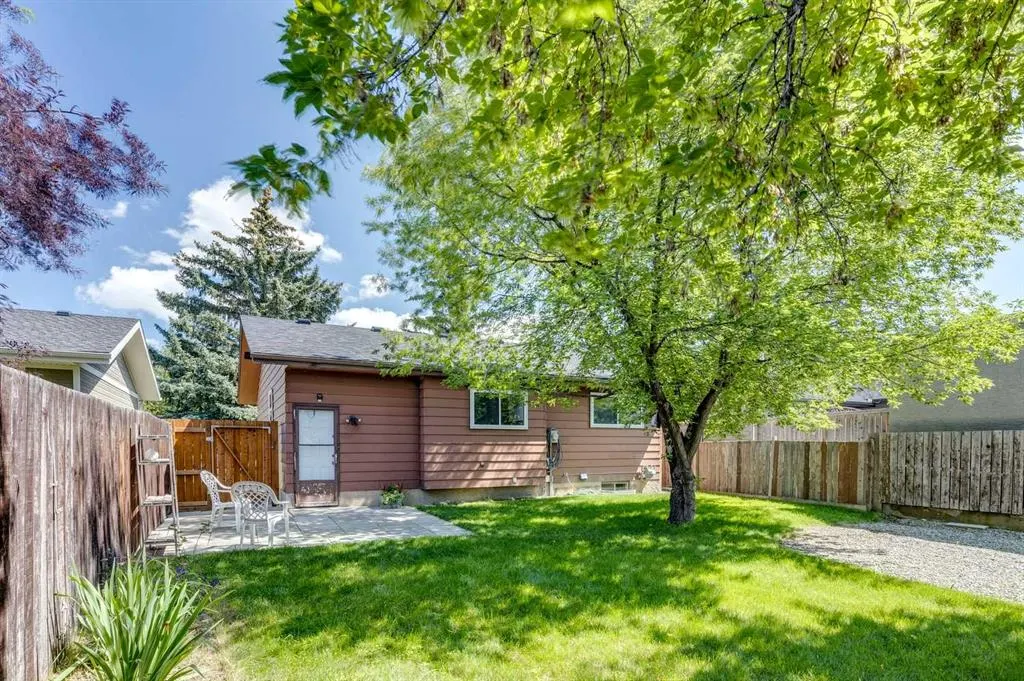 72 Aspen Crescent SE