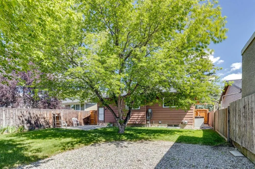 72 Aspen Crescent SE