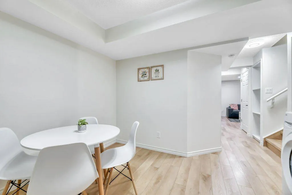 501 CHINOOK GATE Square SW