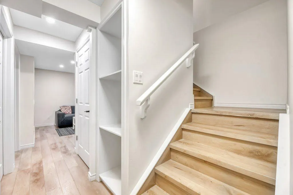 501 CHINOOK GATE Square SW