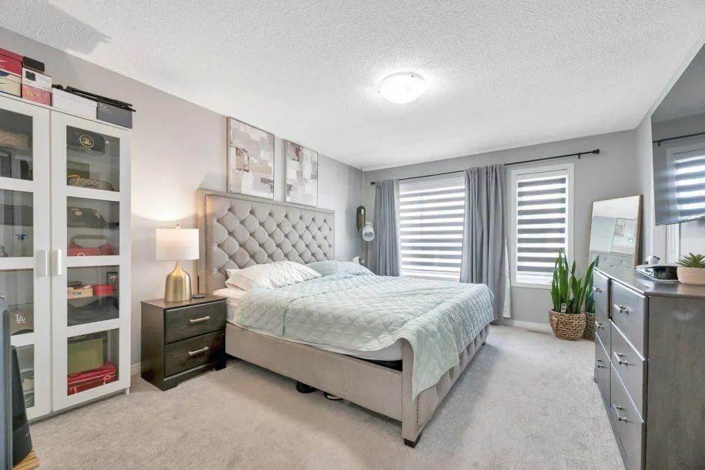 501 CHINOOK GATE Square SW