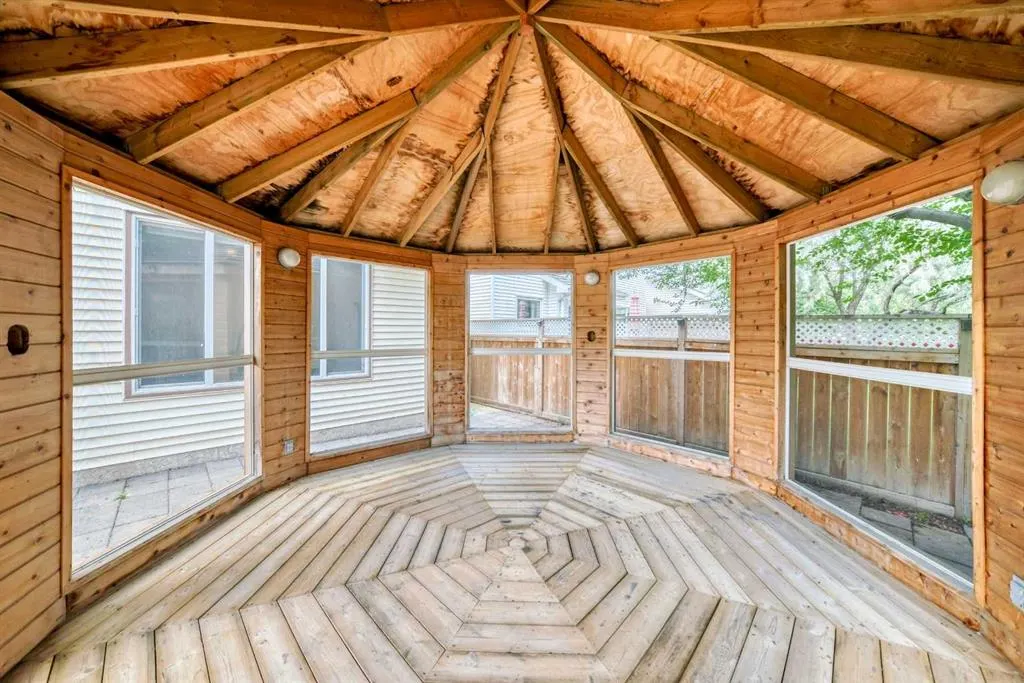 51 Douglas Woods Hill SE