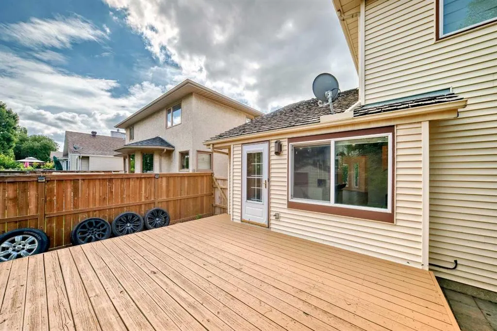51 Douglas Woods Hill SE