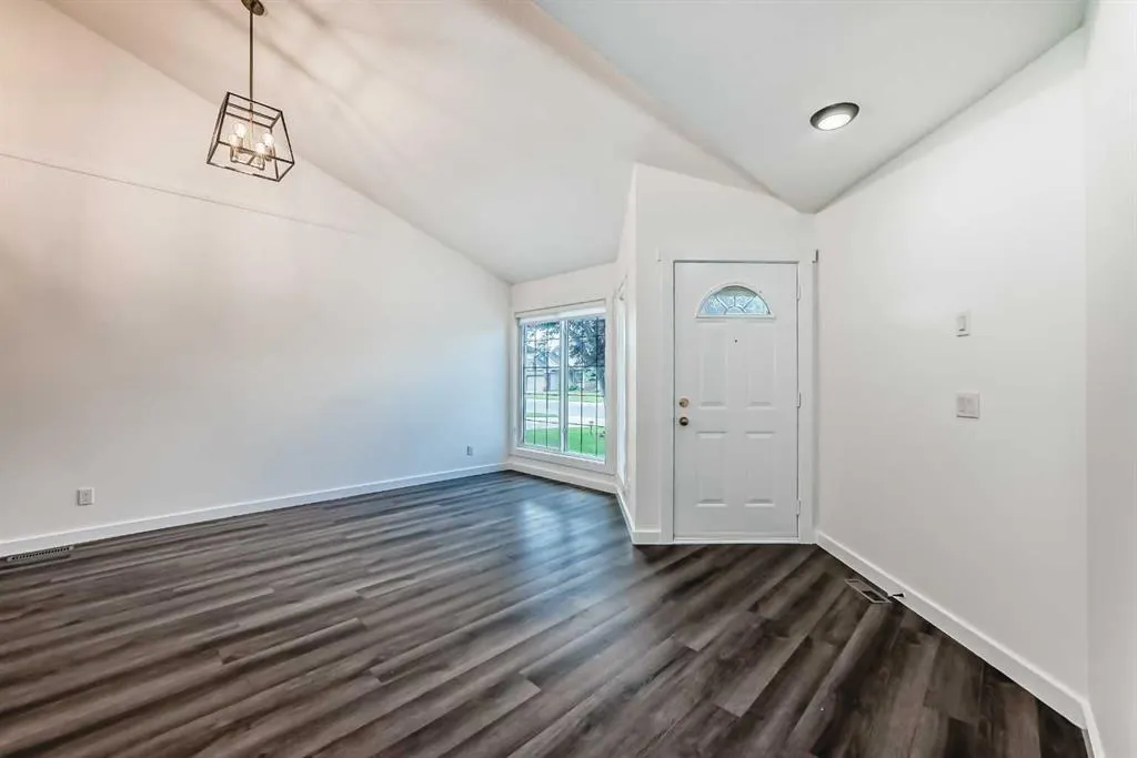 51 Douglas Woods Hill SE