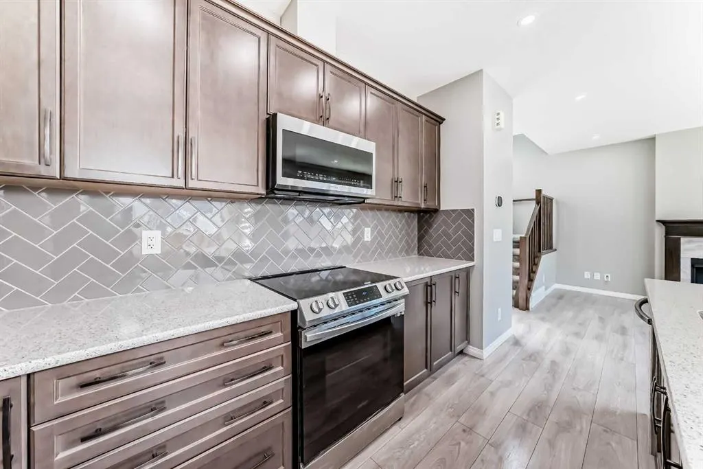 13 Carrington Manor NW