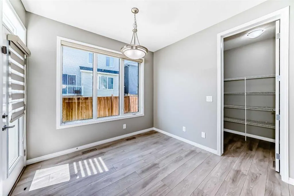 13 Carrington Manor NW