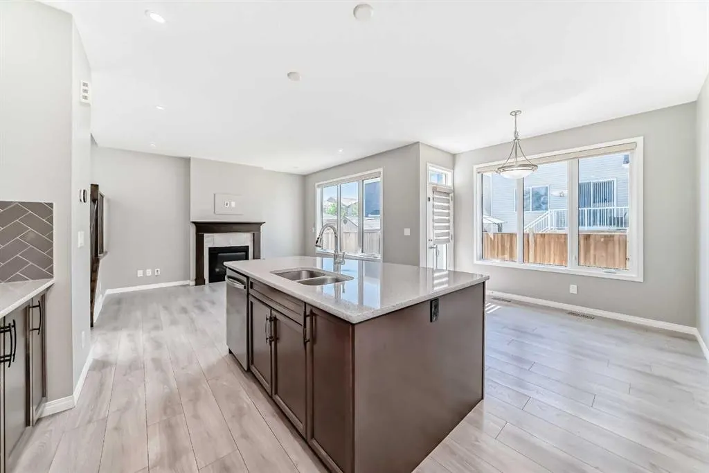 13 Carrington Manor NW