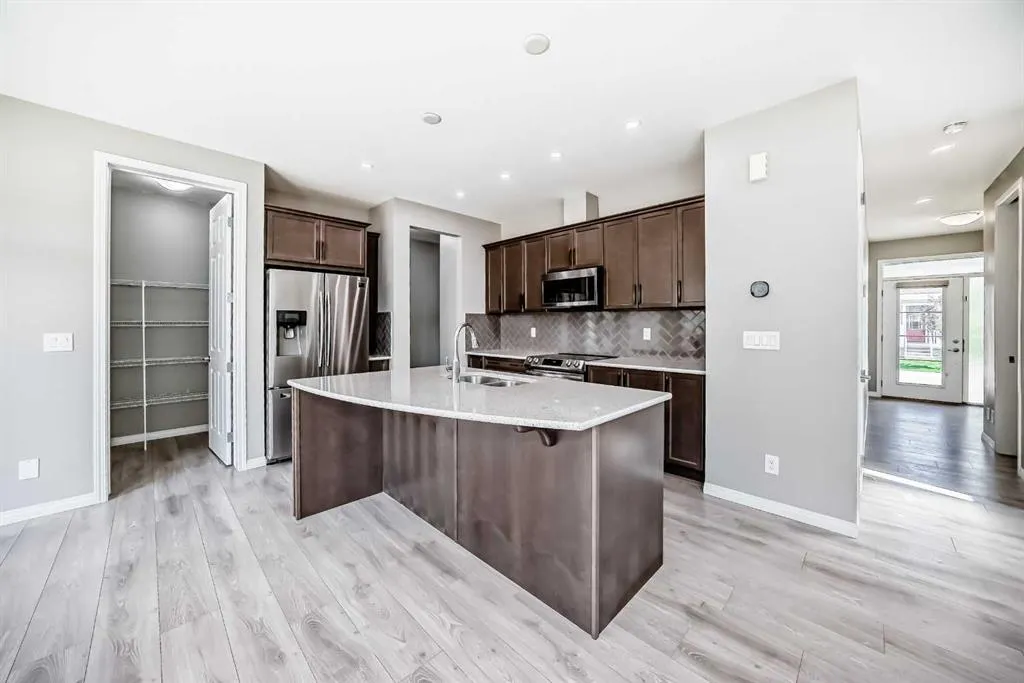 13 Carrington Manor NW