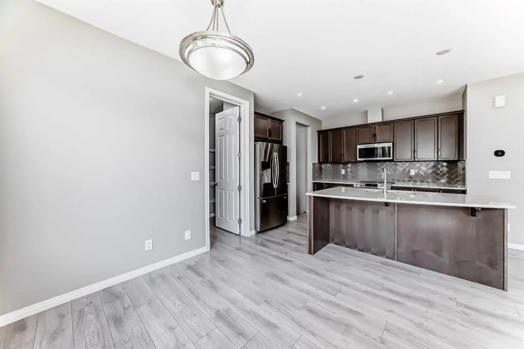 13 Carrington Manor NW