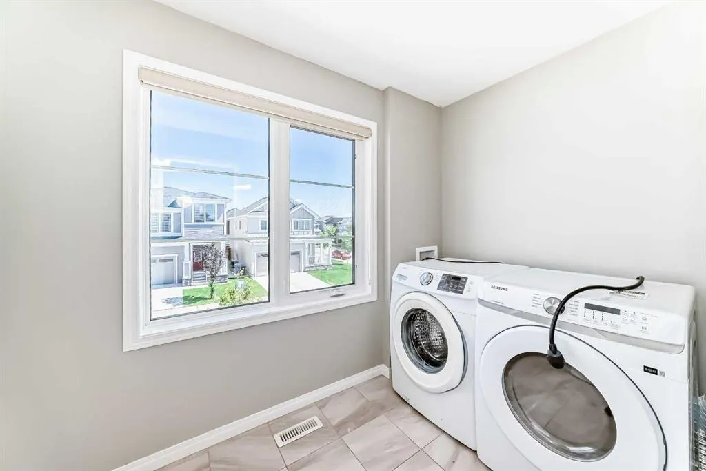 13 Carrington Manor NW