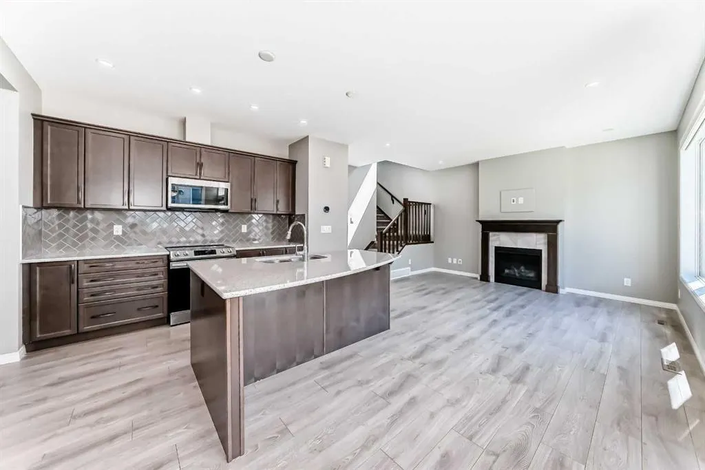 13 Carrington Manor NW