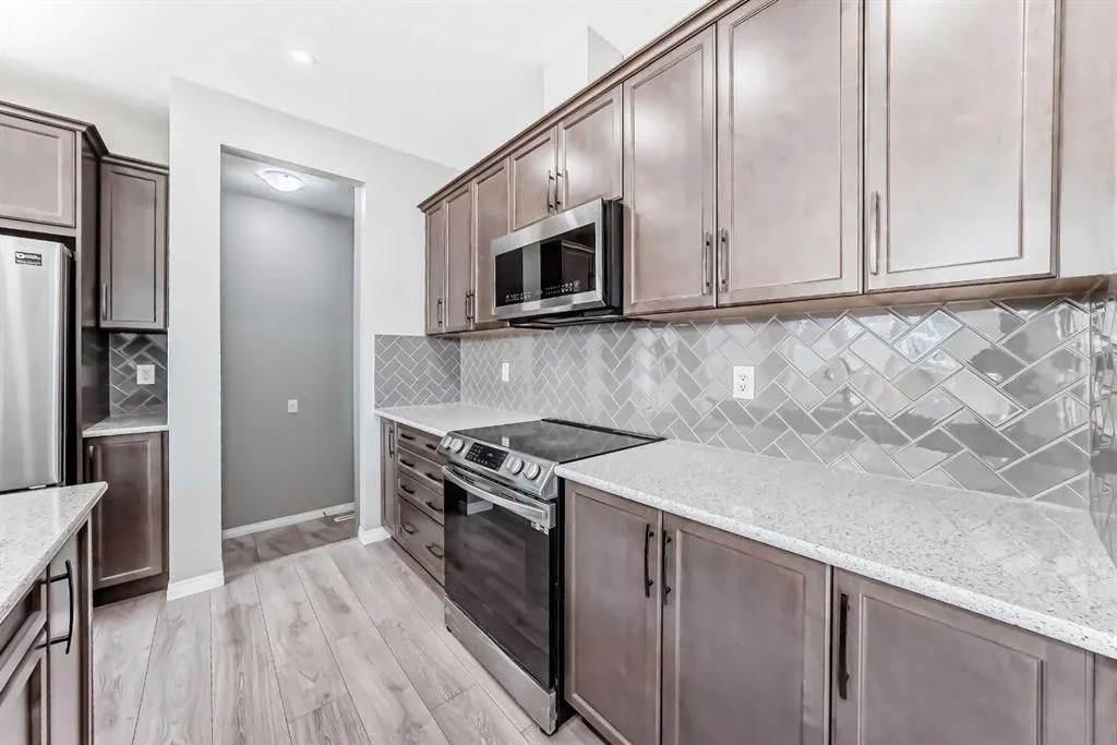13 Carrington Manor NW