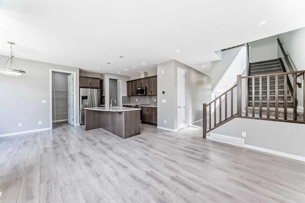 13 Carrington Manor NW