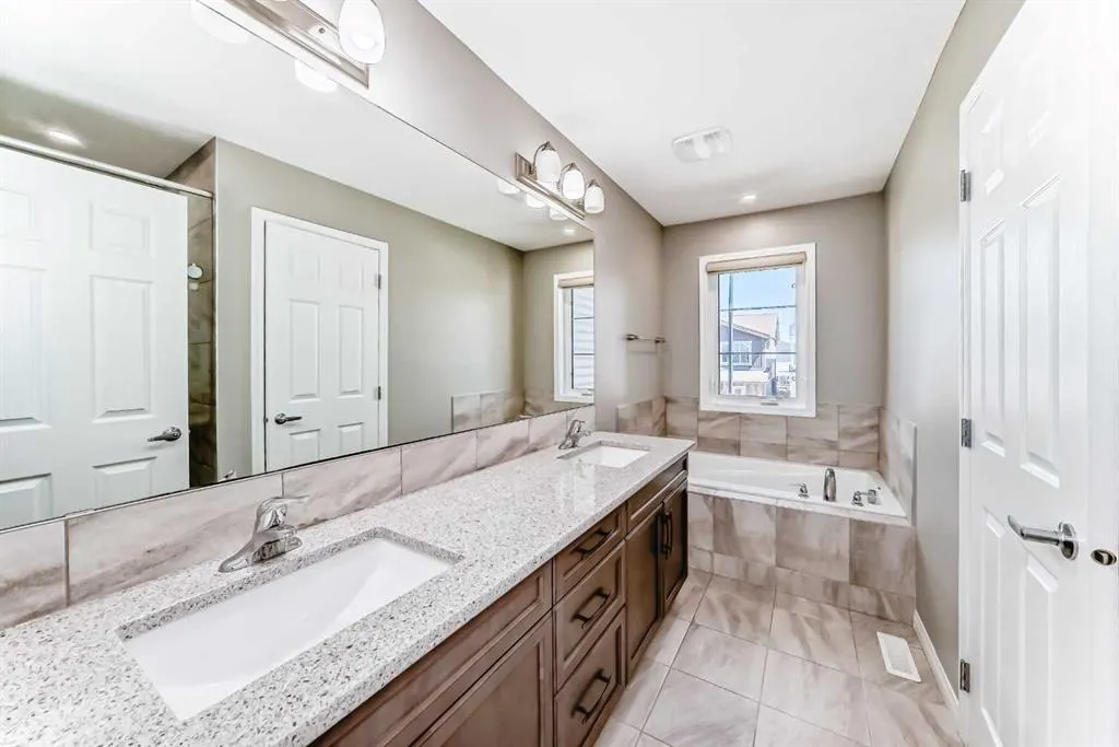 13 Carrington Manor NW