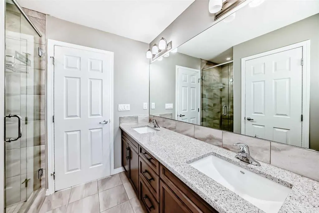 13 Carrington Manor NW
