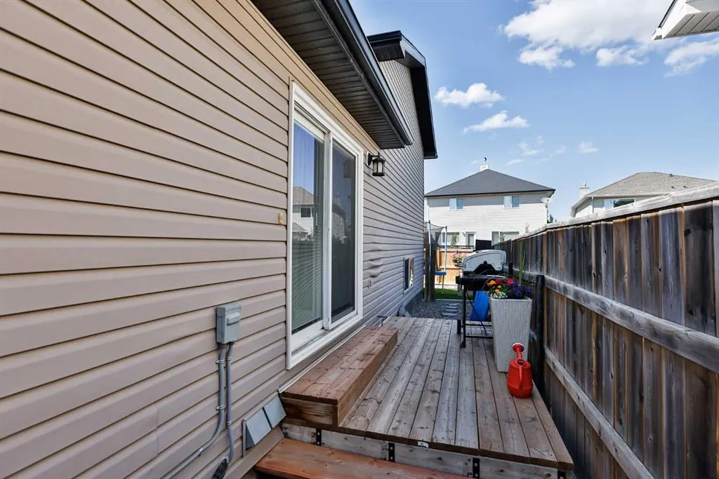 609 Squamish Lane W