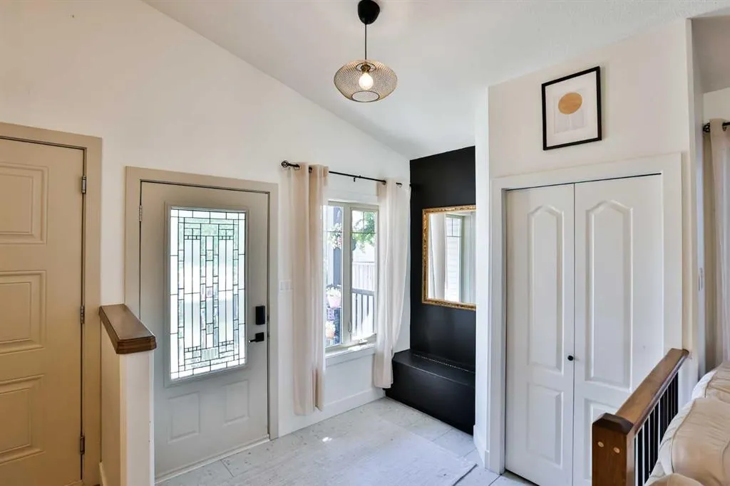 609 Squamish Lane W