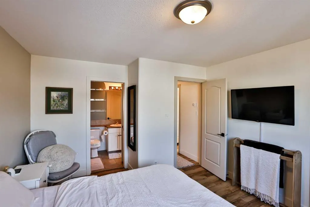 609 Squamish Lane W
