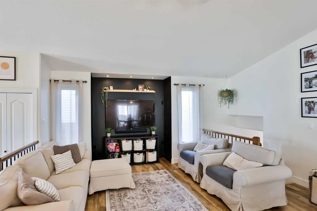 609 Squamish Lane W