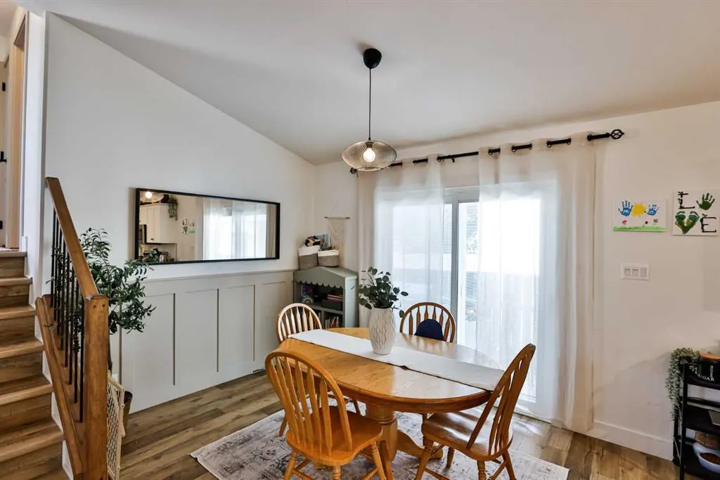 609 Squamish Lane W