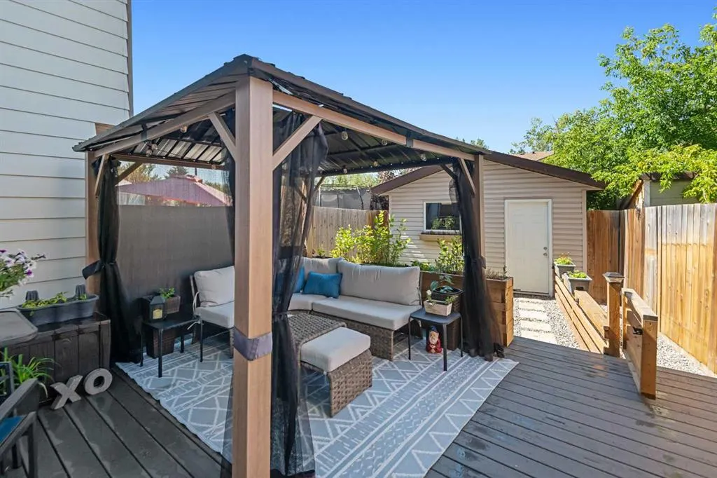 77 Midpark Drive SE