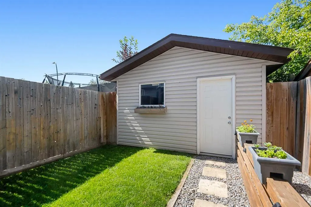 77 Midpark Drive SE