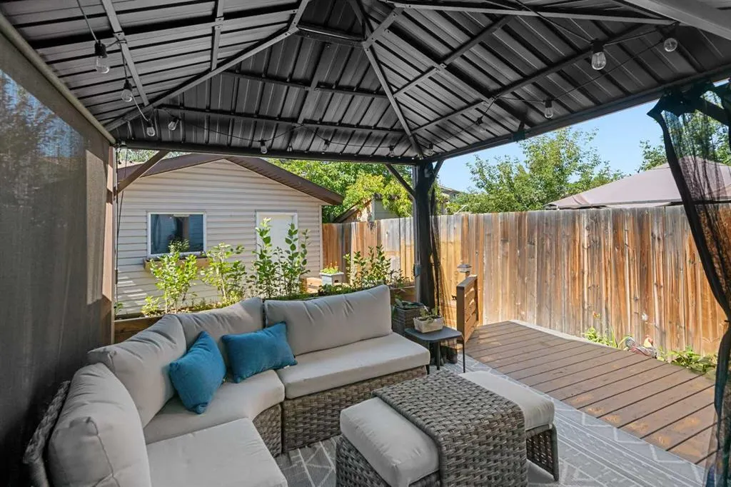 77 Midpark Drive SE