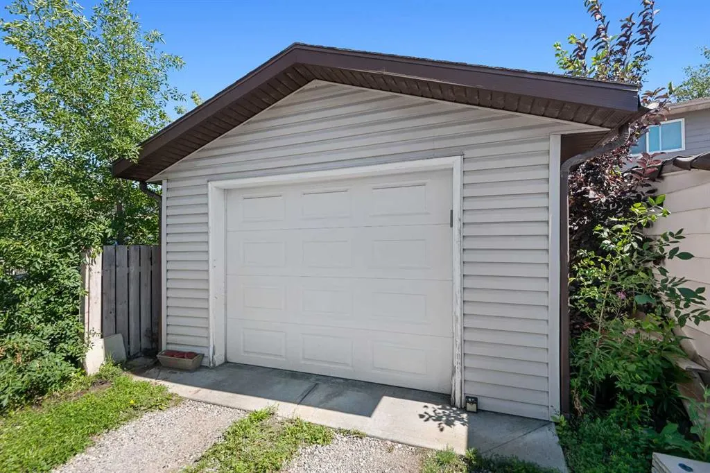 77 Midpark Drive SE