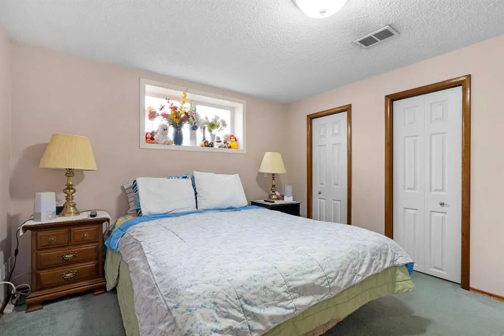 2140 Halifax Crescent NW