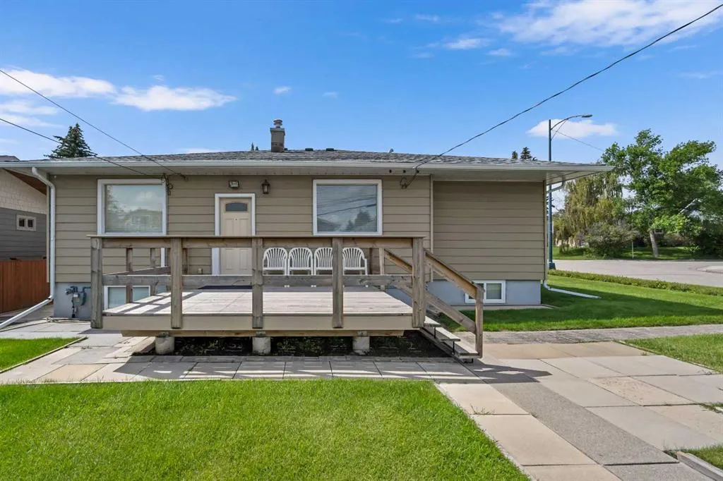 2140 Halifax Crescent NW