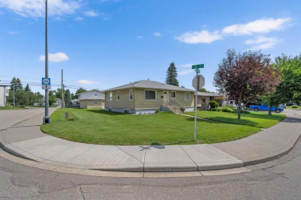 2140 Halifax Crescent NW