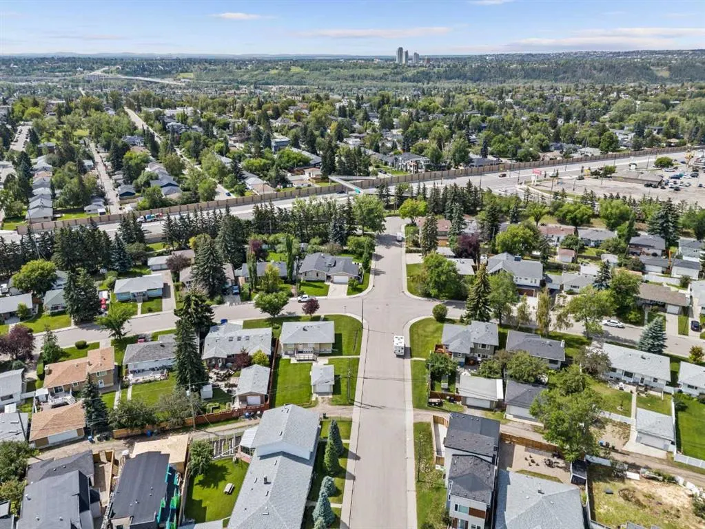2140 Halifax Crescent NW