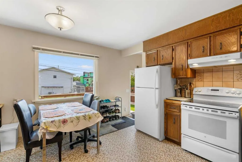 2140 Halifax Crescent NW