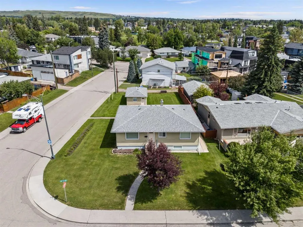 2140 Halifax Crescent NW