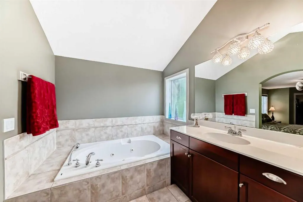 125 New Brighton Manor SE