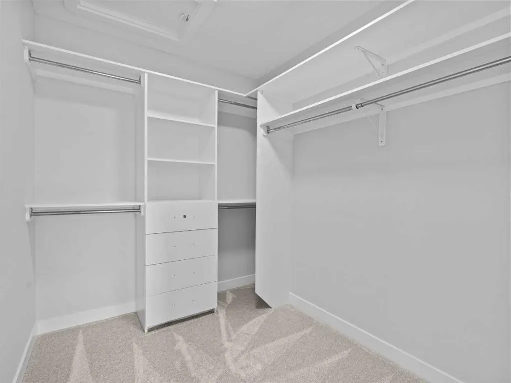 271 Kinniburgh Loop