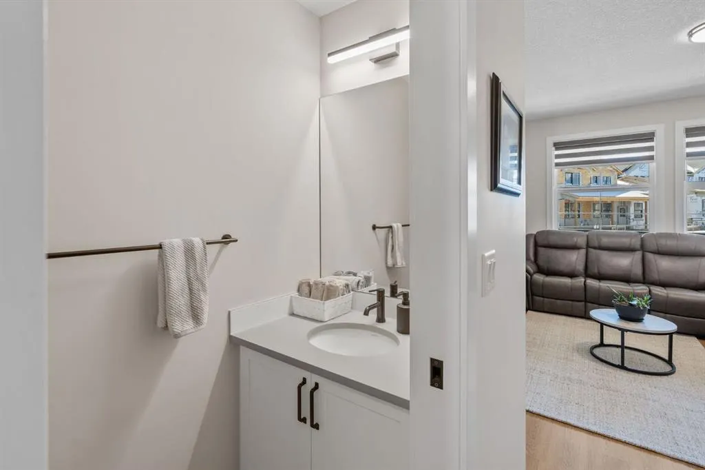 201 Cooperswood Green SW, #204